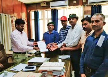 आरक्षण न दिए जाने के विरोध में पूर्व सैनिक संघ के पदाधिकारियों द्वारा ज्ञापन दिया गया |