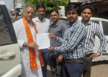 १० प्रतिशत आरक्षण ना मिलने पर सांसद सुधीर गुप्ता को ज्ञापन दिया |