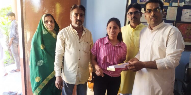 सरस्वती शिशु मंदिर सुवासरा की छात्रा नंदनी ने जिला प्रावीण्य सूची में प्रथम स्थान प्राप्त किया |