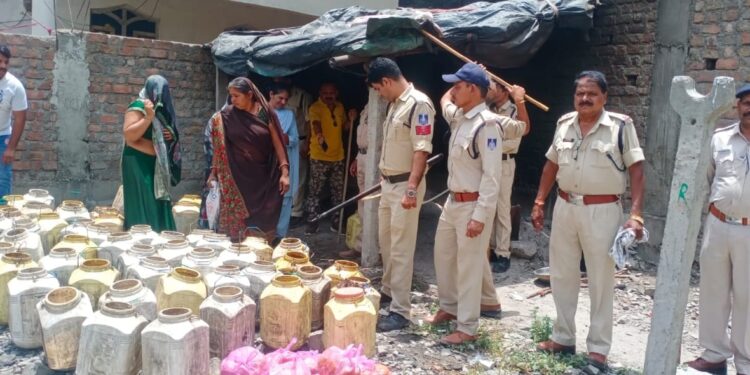 अवैध शराब बनाने वाले आरोपियों पर मंदसौर पुलिस की प्रभावी कार्यवाही