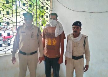 कांबिंग गश्त मे ईनामी बदमाश चढ़ा पुलिस के हत्थे