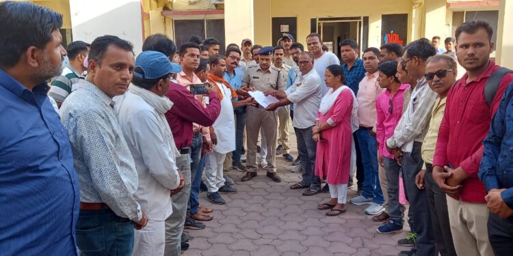 पत्रकार पर प्राणघातक हमला: ज़िला संपादक संघ ने दिया ज्ञापन |