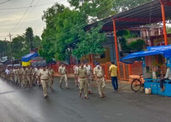 यातायात पुलिस खरगोन ने यातायात नियमो का पालन करने की दी समझाइस, जिले में मनाया गया “यातायात जागरूकता दिवस”