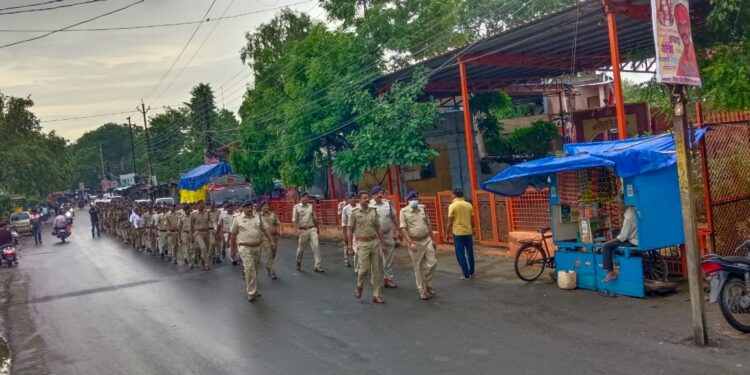 यातायात पुलिस खरगोन ने यातायात नियमो का पालन करने की दी समझाइस, जिले में मनाया गया “यातायात जागरूकता दिवस”