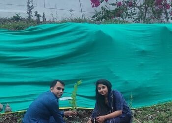 झाबुआ मिश्रा ने अपनी धर्मपत्नी के जन्मदिन पर किया पौधा रोपण, कहा अच्छे पर्यावरण का होना बेहद आवश्यक है!