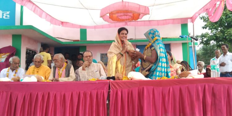 जिला पंचायत सदस्य श्रीमती संध्या कुशवाहा के मुख्य आतिथ्य में शपथ ग्रहण