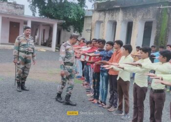 शासकीय उत्कृष्ट उच्चतर माध्यमिक विद्यालय सीतामऊ में ट्रुप नंबर 187 में एनसीसी के छात्र सैनिकों की भर्ती की गई