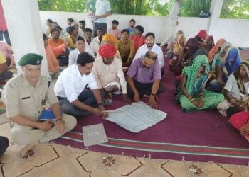 जिला वन अधिकार,समितियों के सदस्यों से चर्चा की गई।