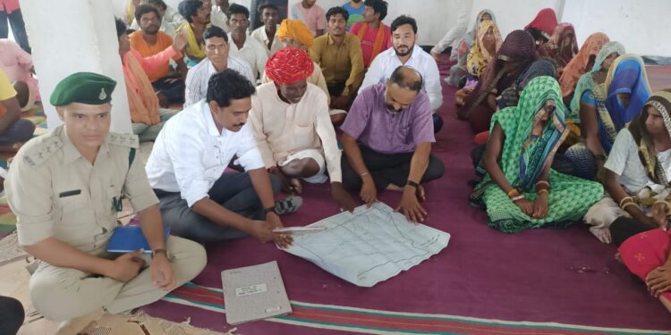 जिला वन अधिकार,समितियों के सदस्यों से चर्चा की गई।