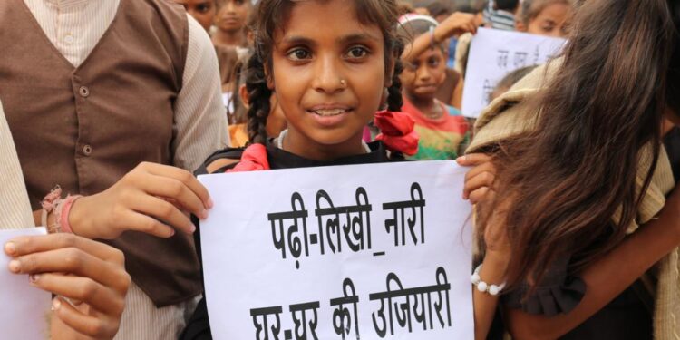 दस गांव के पंद्राह विद्यालय में मनाया गया साक्षरता दिवस।