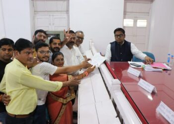 मध्यप्रदेश राज्य निर्वाचन आयोग के आदेशानुसार नगरीय निकाय पेटलावद, थांदला, झाबुआ, राणापुर हेतु नाम निर्देशन पत्र प्राप्त करने एवं नाम निर्देशन जमा करने की स्थिति तय की गई।