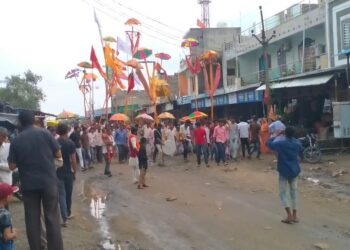 बाजो बाजो जेठ असाड कवर तेजा रे के सत्यवीर तेजाजी महाराज के निशान के साथ नगर मे निकला भव्य जुलुश