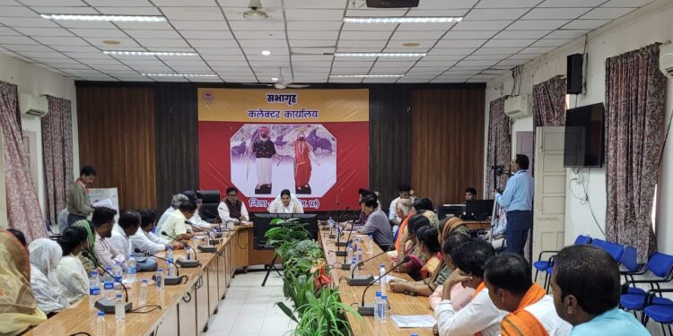 झाबुआ नगर पालिका के अध्यक्ष पद पर श्रीमती कविता शैलेंद्र सिंगार निर्वाचित घोषित की गई एवं उपाध्यक्ष पद के लिए लाखन सिंह सोलंकी निर्विरोध निर्वाचित हुए।
