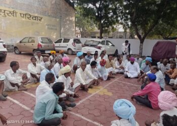 प्रदेश की सबसे बड़ी पंचायत विधानसभा का सात दिवसीय विशेष सत्र बुलाने के लिए भारतीय किसान संघ सुवासरा शामगढ़ ने विधानसभा सदस्य को मांग पत्र सौंपा।