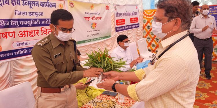 राष्ट्रीय क्षय उन्मूलन कार्यक्रम के अंतर्गत ‘’पोषण आहार वितरण कार्यक्रम’’ का हुआ आयोजन।