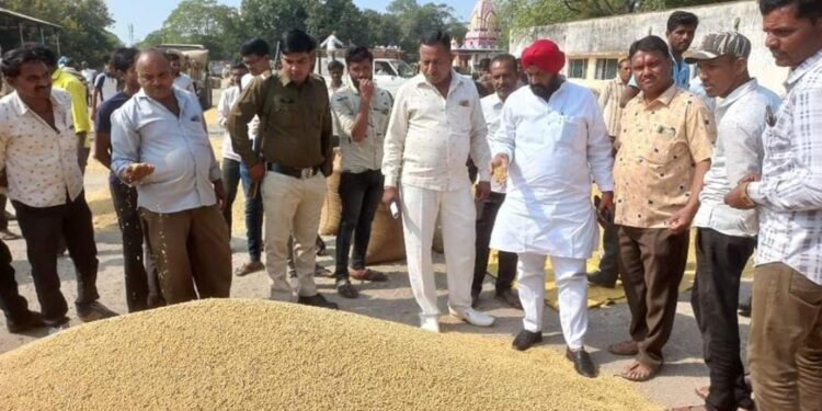 सुवासरा कृषि उपज मंडी का आज कैबिनेट मंत्री हरदीप सिंह डंग ने निरीक्षण किया