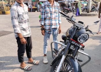 नगर मे तेज साउंड वाली गाड़ियों के काटे गये चालान। यातायात पुलिस द्वारा उनके ऊपर कि गई चलानी कार्यवाही।