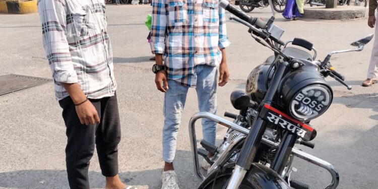 नगर मे तेज साउंड वाली गाड़ियों के काटे गये चालान। यातायात पुलिस द्वारा उनके ऊपर कि गई चलानी कार्यवाही।