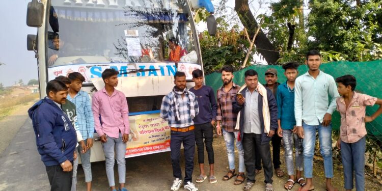 इंदौर के लिए रवाना हुए रामा ब्लाक से जनजातीय क्रांतिकारी सूर्य जननायक टंटिया मामा दिवस यात्रा के लिए।