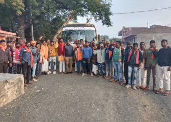 क्रांतिकारी सूर्य टंट्या मामा की स्मृति में इंदौर नेहरू स्टेडियम में आयोजित कार्यक्रम में झाबुआ जिले से लगभग 10350 कार्यकर्ताओ और जनप्रतिनिधि हुए शामिल और पहुंचे इंदौर।