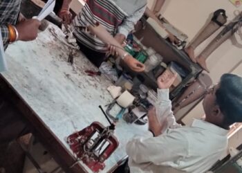 झाबुआ सी.ई.ओ जिला पंचायत के द्वारा सीडब्ल्यूएसएन छात्रावास का आकस्मिक निरीक्षण किया गया।