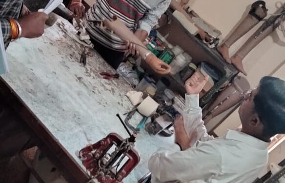 झाबुआ सी.ई.ओ जिला पंचायत के द्वारा सीडब्ल्यूएसएन छात्रावास का आकस्मिक निरीक्षण किया गया।