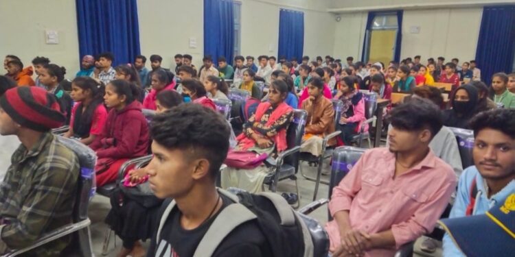 महाविद्यालय में आजादी के अमृत महोत्सव के अंतर्गत ‘‘ भारतीय भाषा दिवस‘‘ के अवसर पर कार्यक्रम का आयोजन किया गया।