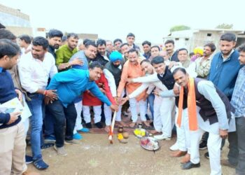 सुवासरा विधानसभा क्षेत्र के ग्राम देवरिया विजय में 49 लाख 14 हजार रुपए की लागत से निर्मित उप स्वास्थ्य केंद्र भवन निर्माण का भूमि पूजन