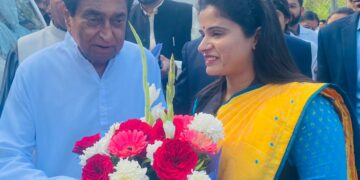 पूर्व मुख्यमंत्री कमलनाथ से डॉ रश्मि सिंह पटेल ने की मुलाक़ात