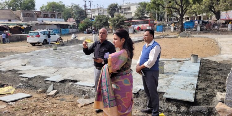 झाबुआ दिलीप क्लब में म्यूजियम रिइनोवेशन कार्य का अवलोकन किया गया।