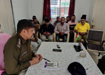यातायात पुलिस झाबुआ द्वारा ऑटो चालकों की ली गई मीटिंग।
