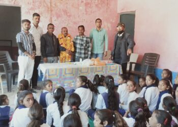 उमराह यात्रा से लौटे प्रधानाचार्य का किया गया स्वागत