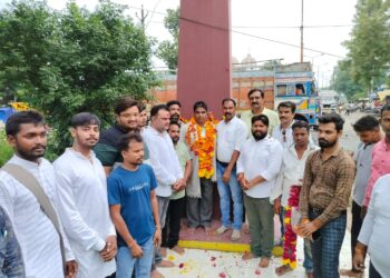 कारगिल विजय दिवस के अवसर पर भाजपा व भाजयुमो के द्वारा पुष्पांजलि अर्पित कर अमर शहीदों को नमन किया गया।