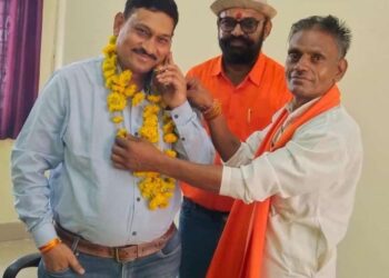 आज जिला डिप्टी कलेक्टर महोदय को गौ रक्षक भारत संगठन द्वारा दिया गया ज्ञापन |