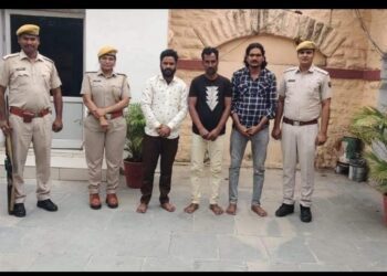 कार की डिग्गी से 47 किलो 500 ग्राम अवैध डोडाचूरा जब्त, तीन आरोपी गिरफ्तार।