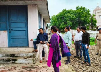 झाबुआ के जेल चौराहे के समीप स्थित दिलीप क्लब का आकस्मिक निरीक्षण किया गया।