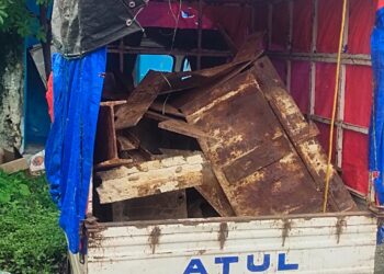 मेघनगर दिनांक 4 आगस्त 2023रात्रि गस्त के दौरान पुलिस ने 5 आरोपियों को चोरी करते वाहन सहित पकड़ा।