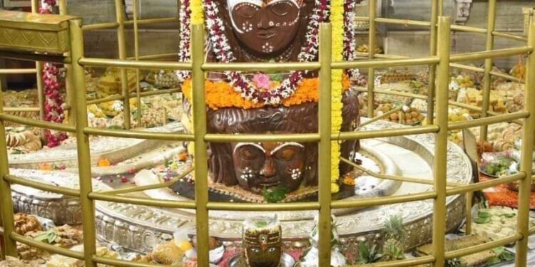 सावन माह में भगवान पशुपतिनाथ महादेव को आया लाखों का चढ़ावा |