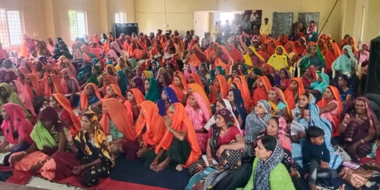 किसान समुदाय की आजिविका उन्नयन के लिये कृषि और संबद्ध क्षेत्रकों द्वारा रणनीतीक नियोजन कृषक संगोष्ठी का आयोजन” किया गया।