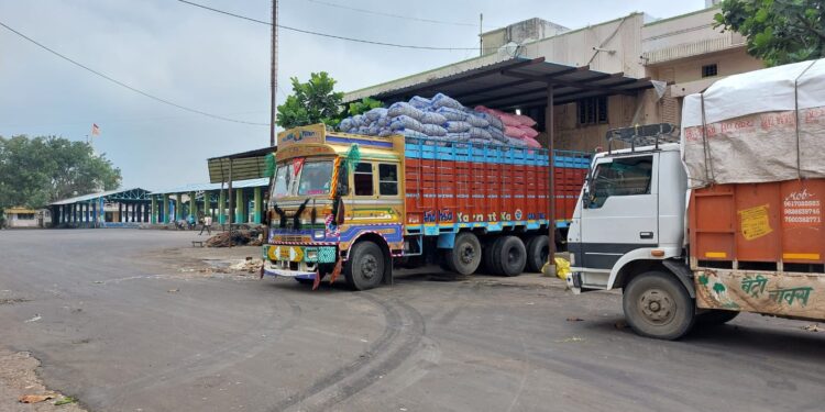 किसानों के साथ सौतेला व्यवहार क्यों
