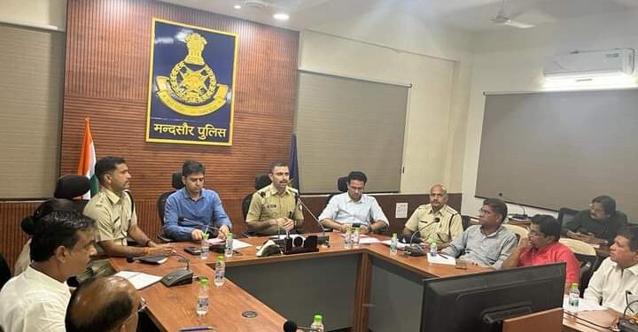 पेयजल स्रोतों में मूर्तियों का विसर्जन न करें : कलेक्टर |