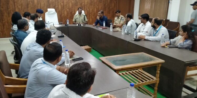 LDM अधिकारी विजय कश्यप की अध्यक्षता में जिला मुख्यालय के समस्त बैंक प्रबंधकों की एक महत्वपूर्ण बैठक का आयोजन