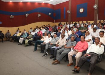 पत्रकारिता के मूल सिद्धांतों को जीवित रखने के लिये पत्रकारिता के आचरण के मानकों का पालन जरूरी |