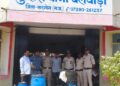 खरगोन पुलिस द्वारा अवैध कच्ची शराब का निर्माण करने वाले आरोपी के विरूद्ध बडी कार्यवाही |