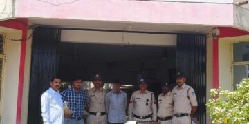 खरगोन पुलिस द्वारा अवैध कच्ची शराब का निर्माण करने वाले आरोपी के विरूद्ध बडी कार्यवाही |